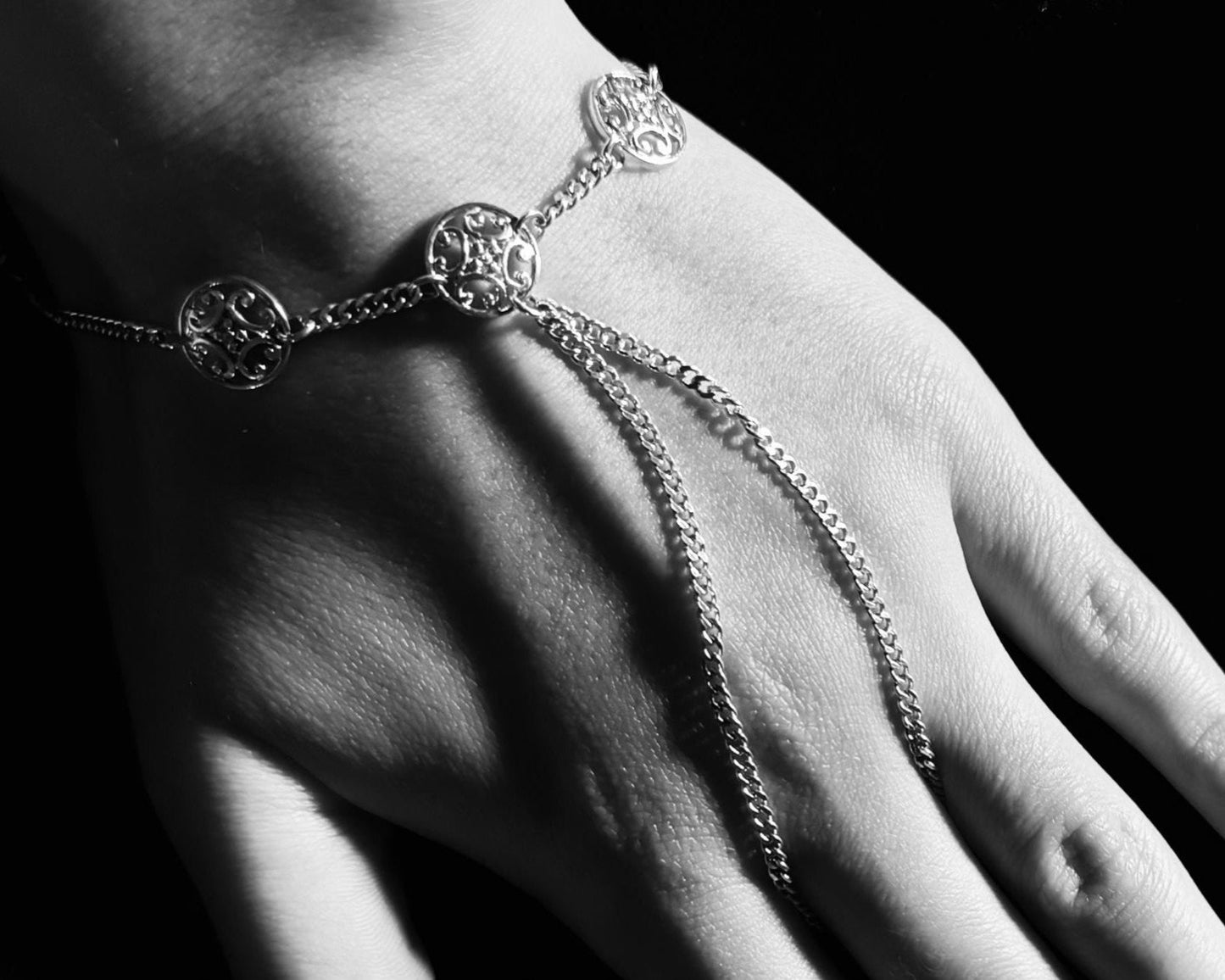 Three small ornament hand chain