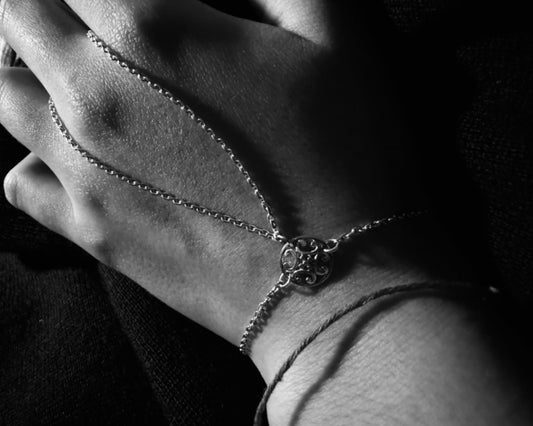 Small ornament thin hand chain